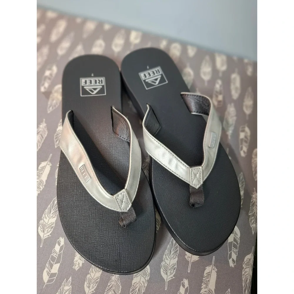 Reef Sandy Womens Flip Flop Sandals Black Metallic Silver Size 7